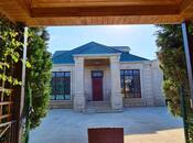 4 otaqlı həyət evi/bağ evi - Türkan q. - 180 m²