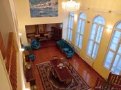 7 otaqlı həyət evi/bağ evi - Mərdəkan q. - 385 m²