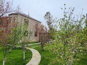 6 otaqlı həyət evi/bağ evi - Buzovna q. - 412 m²