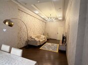 3-комн. новостройка - м. 28 мая - 118 м²