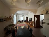 7 otaqlı həyət evi/bağ evi - Novxanı q. - 290 m²