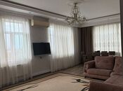 9 otaqlı həyət evi/bağ evi - Novxanı q. - 300 m²