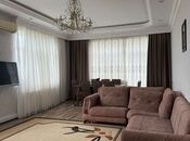 9 otaqlı həyət evi/bağ evi - Novxanı q. - 300 m²