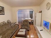 Satılır 2 otaqlı köhnə tikili 50 m², İnşaatçılar m., photo 2 from 8