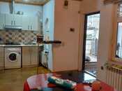2 otaqlı həyət evi/bağ evi - İnşaatçılar m. - 45 m²