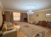 Сдаётся 3-комн. новостройка 148 м², м. Низами, photo 1 from 8