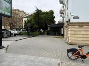 10 otaqlı həyət evi/bağ evi - Elmlər Akademiyası m. - 400 m²