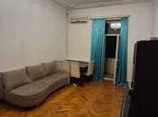 Satılır 3 otaqlı köhnə tikili 70 m², Nizami m., photo 1 from 8
