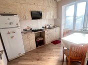 Satılır 3 otaqlı köhnə tikili 75 m², İnşaatçılar m., photo 2 from 8