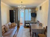 Продаётся 3-комн. вторичка 70 м², м. Кара Караев, photo 1 from 8