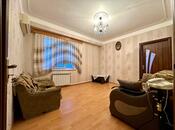 Продаётся 2-комн. вторичка 50 м², м. Кара Караев, photo 1 from 8
