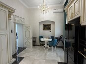 3-комн. вторичка - м. Сахил - 213 м²