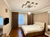 3-комн. новостройка - м. 8 ноября - 130 м²