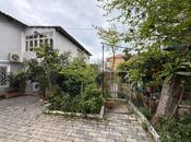 6 otaqlı həyət evi/bağ evi - Novxanı q. - 200 m²