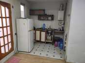 2 otaqlı həyət evi/bağ evi - İnşaatçılar m. - 70 m²