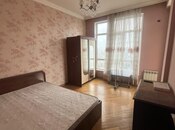 3-комн. новостройка - м. 8 ноября - 140 м²