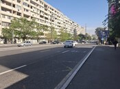 Продаётся 3-комн. вторичка 70 м², м. Элмляр Академиясы, photo 1 from 8
