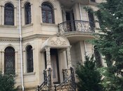 10 otaqlı həyət evi/bağ evi - Bakıxanov q. - 700 m²