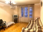 1-комн. вторичка - м. Элмляр Академиясы - 35 м²