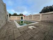 4 otaqlı həyət evi/bağ evi - Novxanı q. - 300 m²