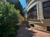 7 otaqlı həyət evi/bağ evi - 8 Noyabr m. - 600 m²