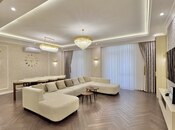 3-комн. новостройка - пос. 8-й мкр - 183 м²