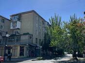 2 otaqlı köhnə tikili - Elmlər Akademiyası m. - 62 m²