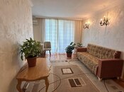 2 otaqlı köhnə tikili - Elmlər Akademiyası m. - 65 m²
