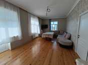 6 otaqlı həyət evi/bağ evi - İnşaatçılar m. - 220 m²