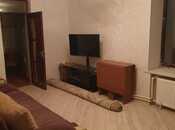 Satılır 2 otaqlı köhnə tikili 65 m², İnşaatçılar m., photo 1 from 8
