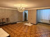 Satılır 3 otaqlı köhnə tikili 105 m², Qara Qarayev m., photo 1 from 8
