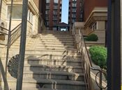 Продаётся 3-комн. вторичка 125 м², м. Низами, photo 1 from 8