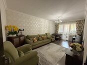 Satılır 3 otaqlı köhnə tikili 70 m², Xalqlar Dostluğu m., photo 1 from 8