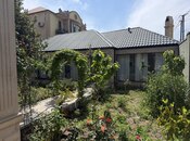 6 otaqlı həyət evi/bağ evi - Bakıxanov q. - 450 m²