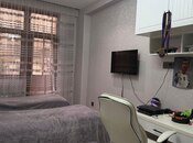 3-комн. новостройка - м. 28 мая - 100 м²