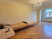 Продаётся 3-комн. вторичка 90 м², photo 1 from 8