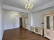 3-комн. новостройка - м. 28 мая - 130 м²