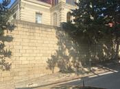 8 otaqlı həyət evi/bağ evi - Bakıxanov q. - 250 m²