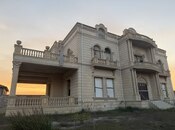 10 otaqlı həyət evi/bağ evi - Şüvəlan q. - 1300 m²