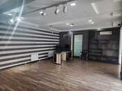 1-комн. офис - м. Элмляр Академиясы - 136 м²
