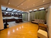 3-комн. новостройка - м. 8 ноября - 140 м²