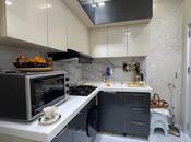 3-комн. вторичка - м. Элмляр Академиясы - 65 м²