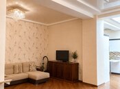 2-комн. новостройка - м. Элмляр Академиясы - 82 м²