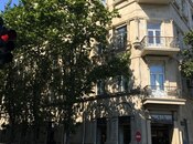 Satılır 2 otaqlı köhnə tikili 70 m², Nəsimi r., photo 1 from 8