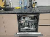 4-комн. новостройка - м. Элмляр Академиясы - 160 м²