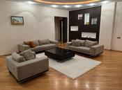 3-комн. новостройка - м. 28 мая - 140 м²