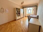 Satılır 4 otaqlı köhnə tikili 107 m², Böyükşor q., photo 2 from 8
