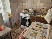 Satılır 2 otaqlı köhnə tikili 60 m², 8-ci mikrorayon q., photo 4 from 6