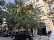 Satılır 3 otaqlı köhnə tikili 111 m², Sahil m., photo 2 from 8