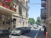 Satılır 5 otaqlı köhnə tikili 160 m², Sahil m., photo 2 from 8